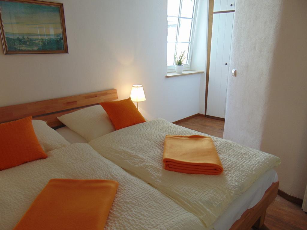 Ferienwohnung Bergblick /Moseltal 布尔根 外观 照片