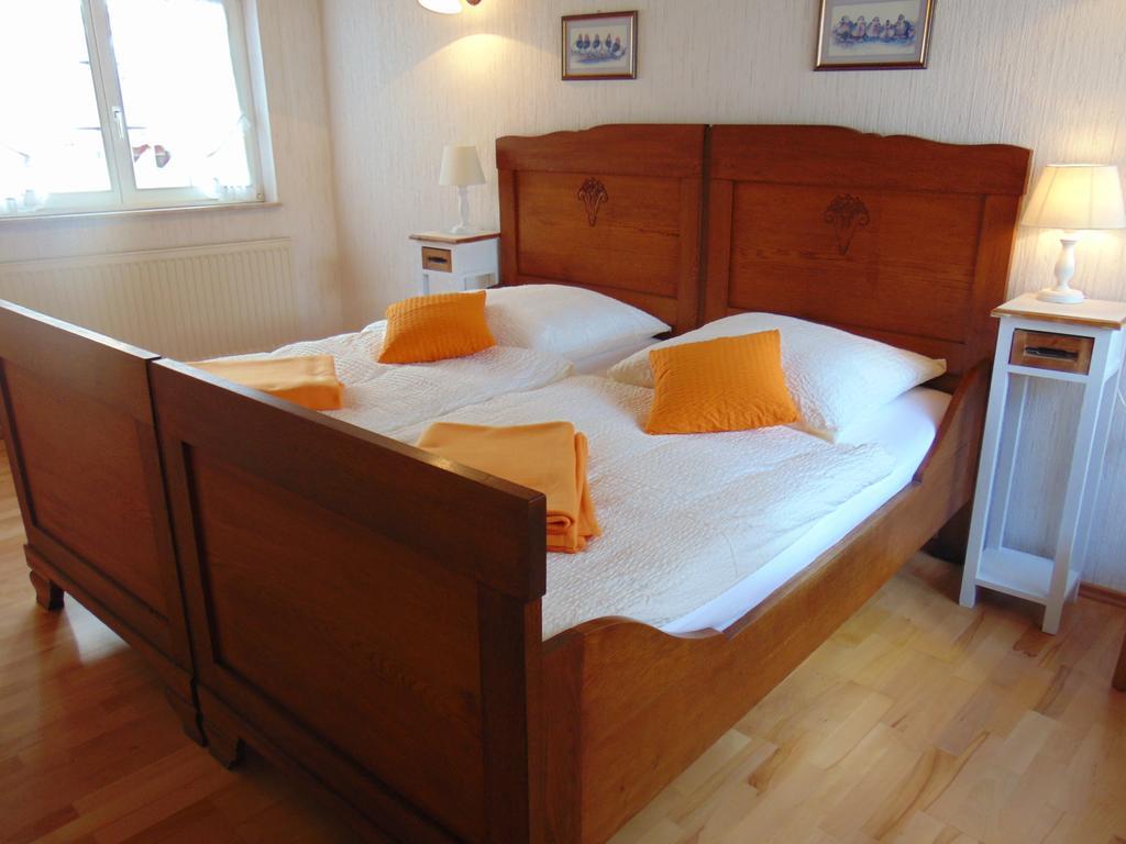 Ferienwohnung Bergblick /Moseltal 布尔根 外观 照片