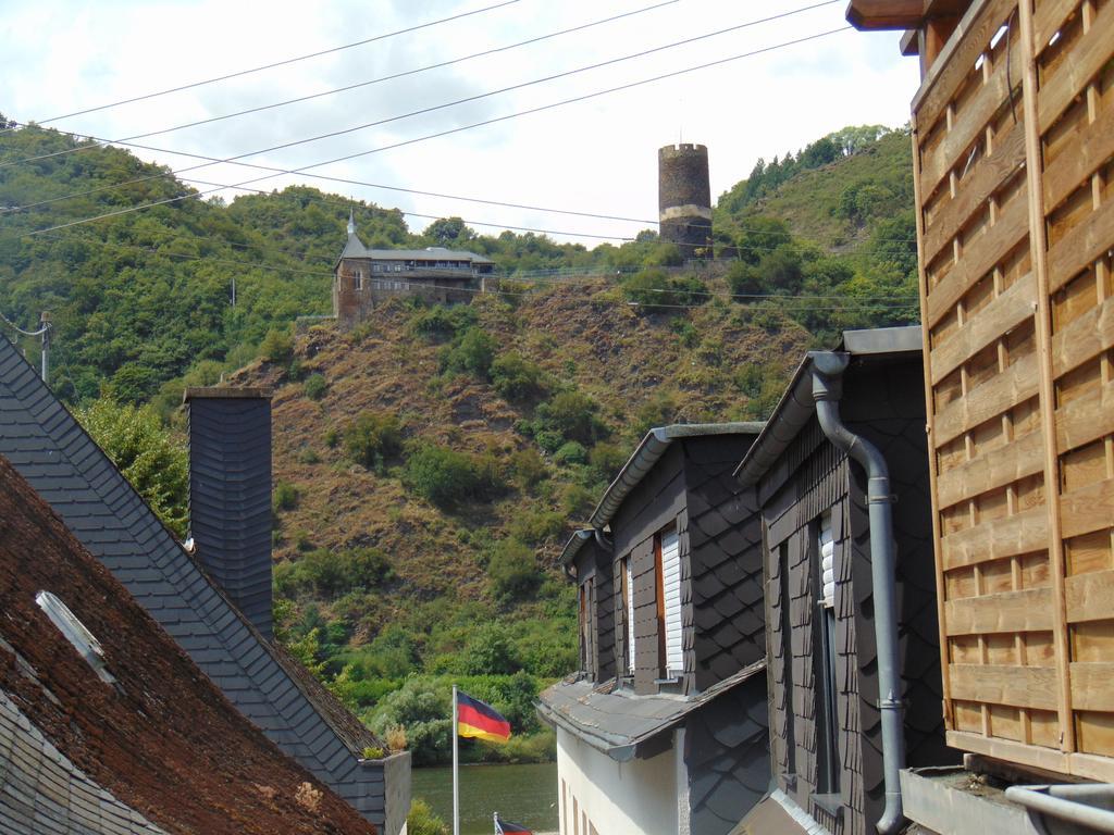 Ferienwohnung Bergblick /Moseltal 布尔根 外观 照片